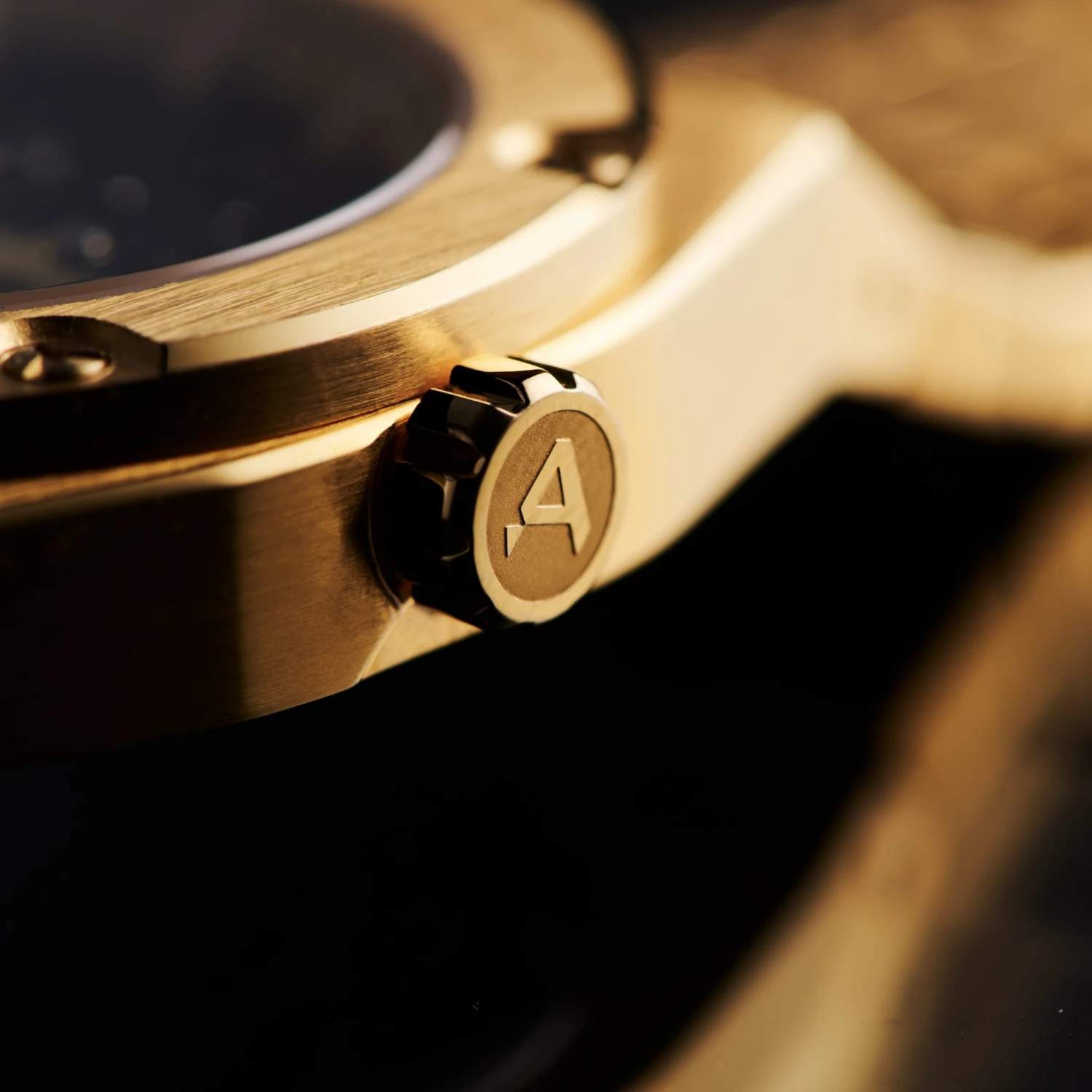 Arkai Montre squelette automatique dorée Aadi Mamut 6 Arkai Montre squelette automatique dorée Aadi Mamut – Image 4