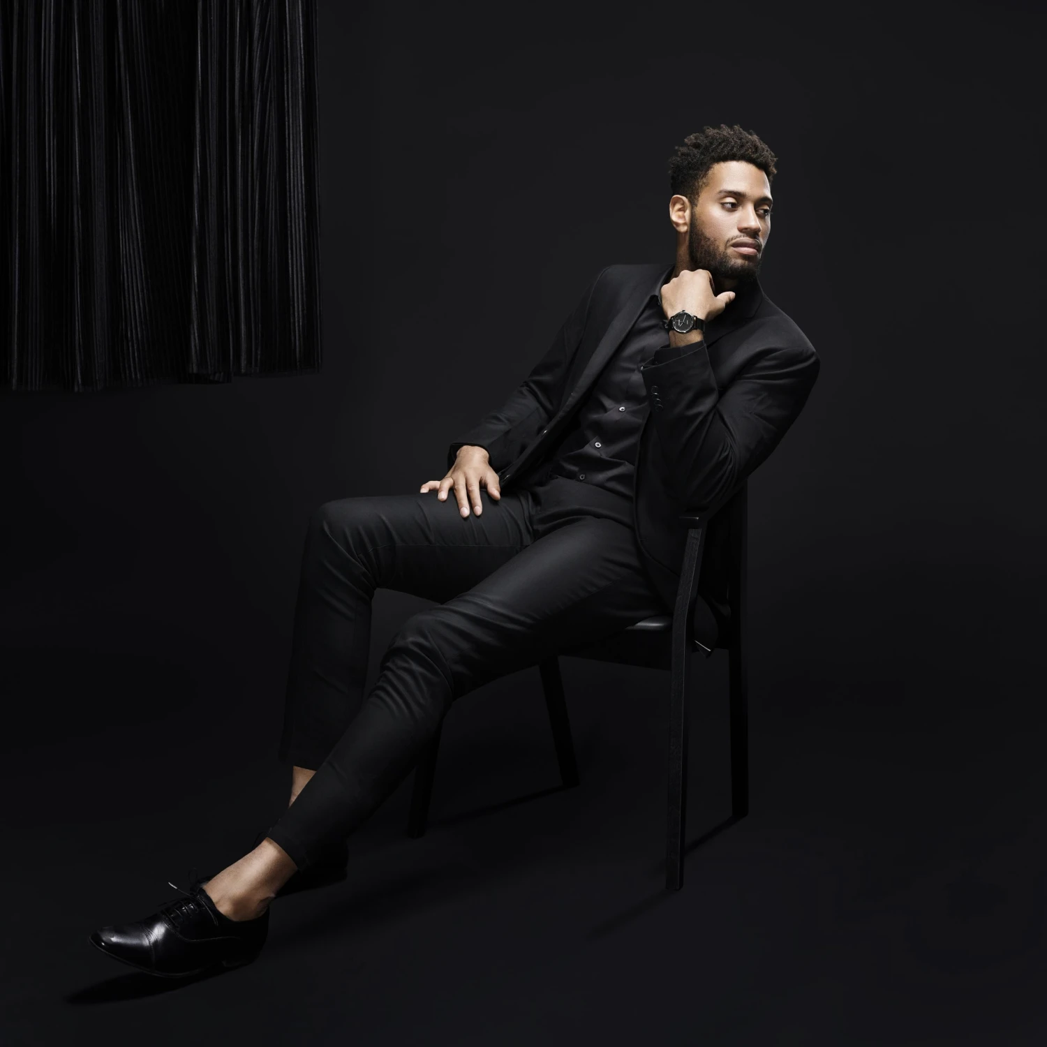 Waykins Colornetic | Montre de couleur changeante en acier noir 6 Waykins Colornetic | Montre de couleur changeante en acier noir – Image 4