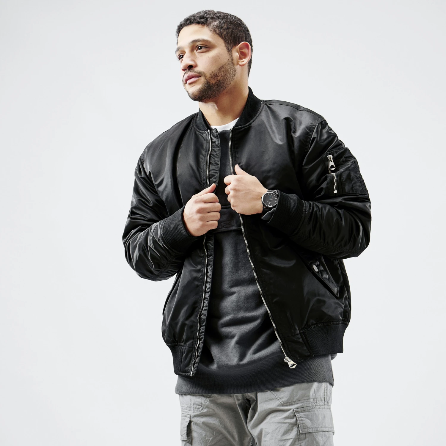 Seizmont Montre minimaliste Aether Iusef noire et bleue 6 Seizmont Montre minimaliste Aether Iusef noire et bleue – Image 4