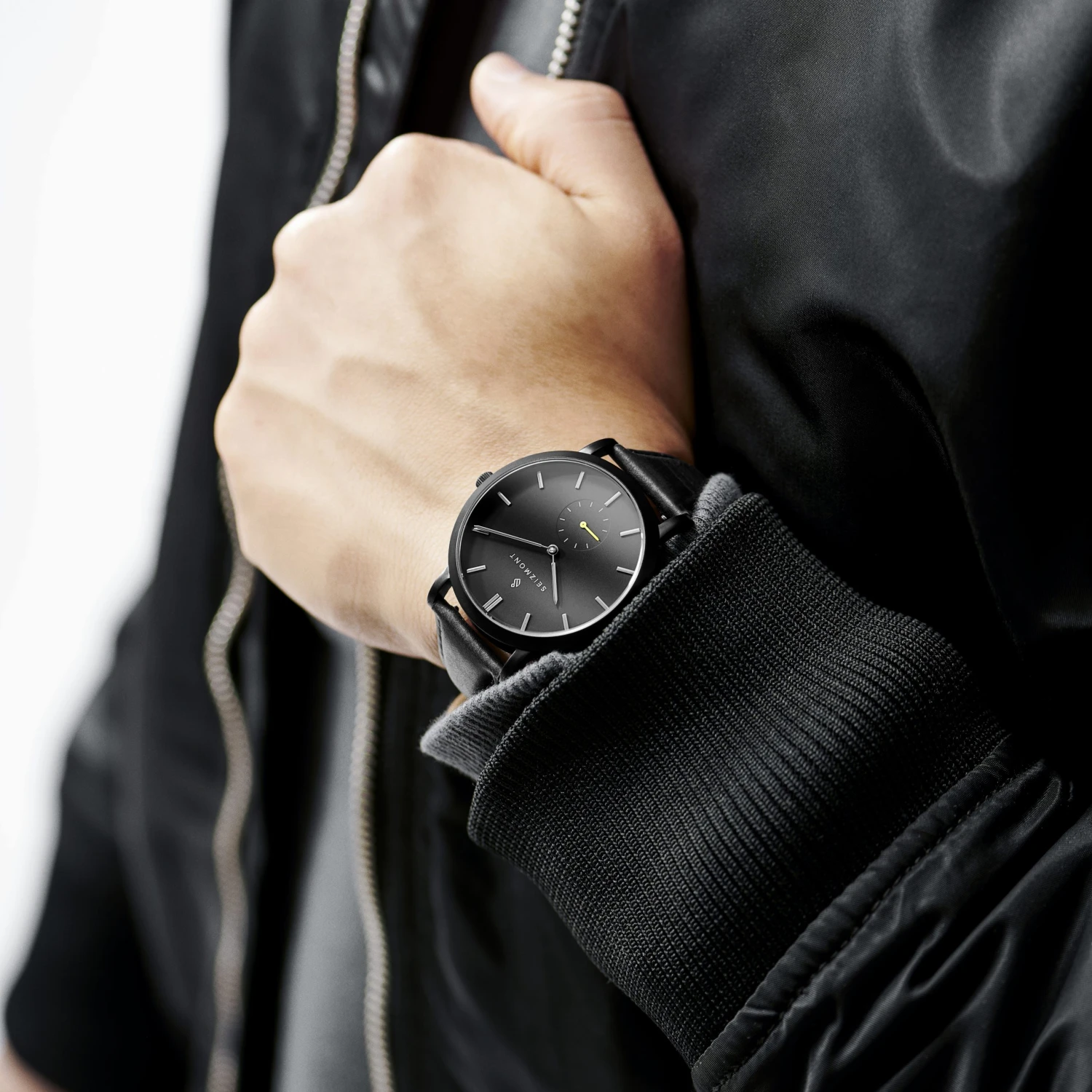 Seizmont Montre minimaliste Aether Ivano noire et jaune 4 Seizmont Montre minimaliste Aether Ivano noire et jaune – Image 2