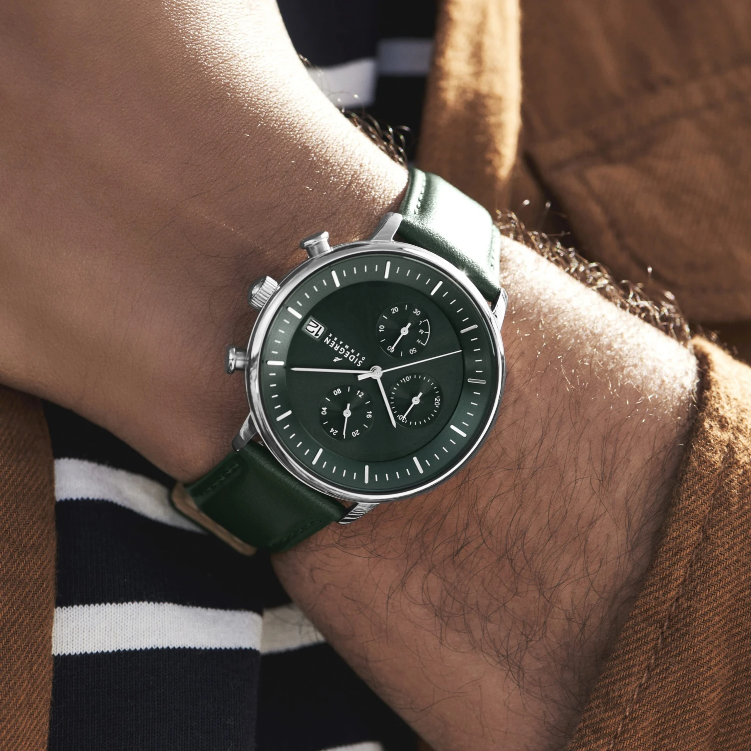 Sidegren Solis | Montre chronographe verte à énergie solaire 4 Sidegren Solis | Montre chronographe verte à énergie solaire – Image 2