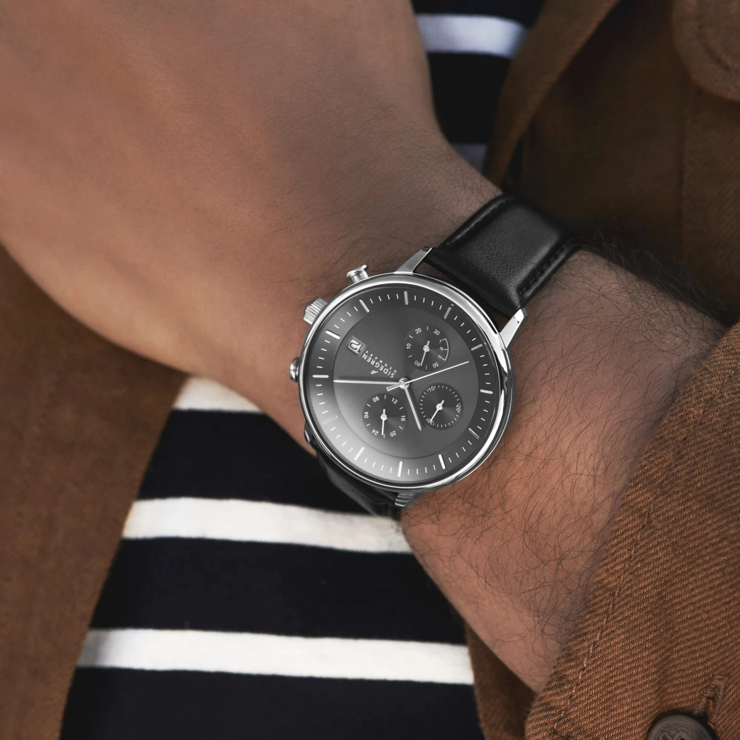 Sidegren Solis | Montre chronographe noire à énergie solaire 4 Sidegren Solis | Montre chronographe noire à énergie solaire – Image 2